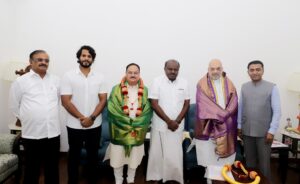JP Nadda with Kumarswamy