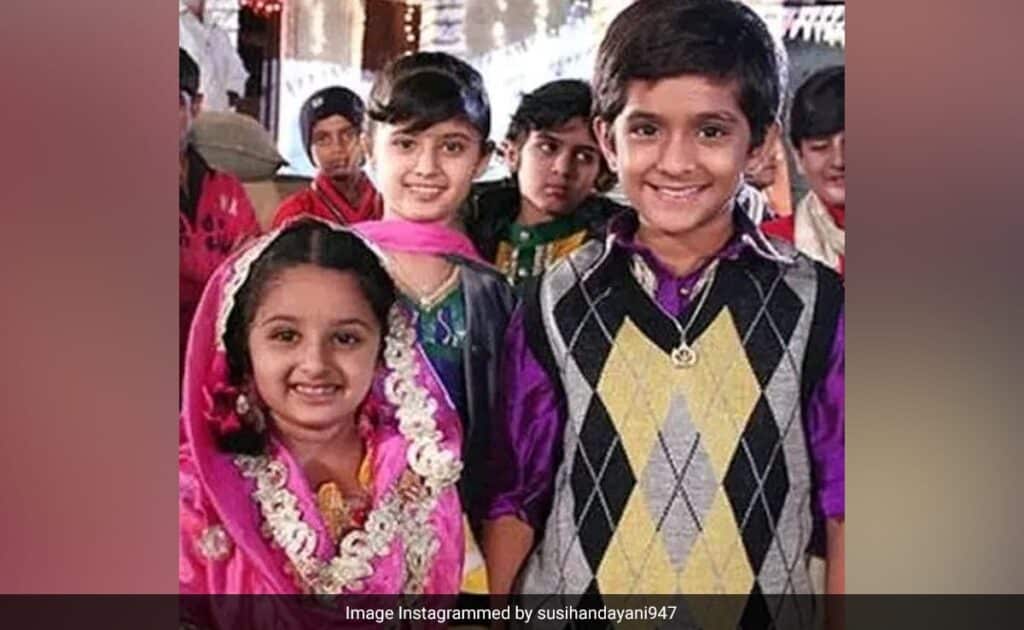 'वीर की अरदास वीरा' की छोटी वीरा हर्षिता ओझा ने रियल लाइफ भाई के साथ शेयर किया वीडियो, 12 साल बाद सीन को किया रिक्रिएट