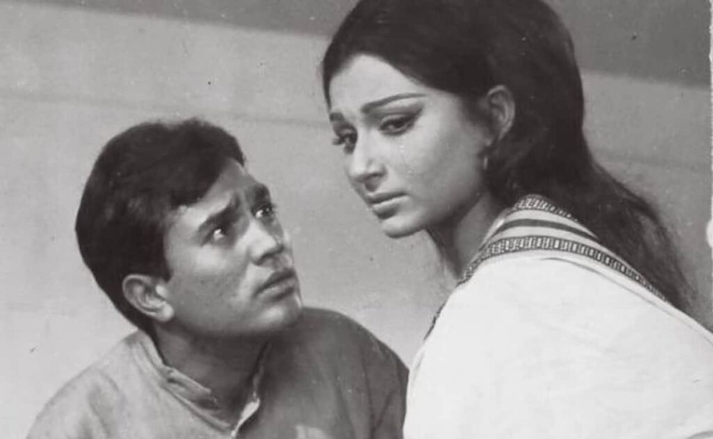 जमे हुए चिकने पानी में शूट हुआ था राजेश खन्ना शर्मीला टैगोर का ये 52 साल पुराना आइकॉनिक सॉन्ग, बदबू के बीच दिए थे रोमांटिक एक्सप्रेशन