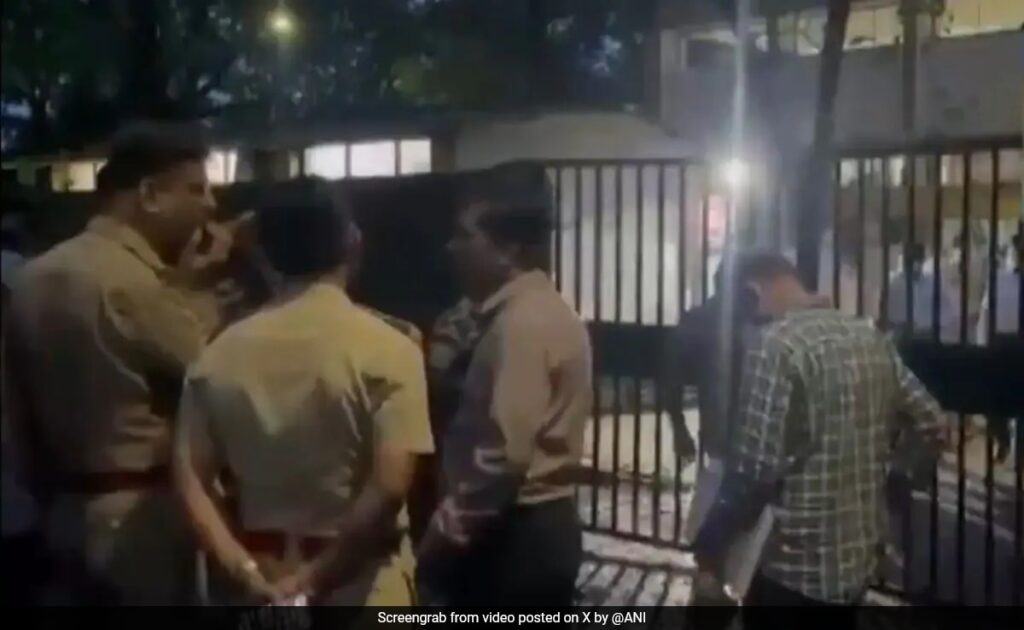इस पुलिस इंस्पेक्टर ने अक्षय शिंदे को मारी आखिरी गोली, 'एनकाउंटर स्पेशलिस्ट' की टीम से भी खास कनेक्शन