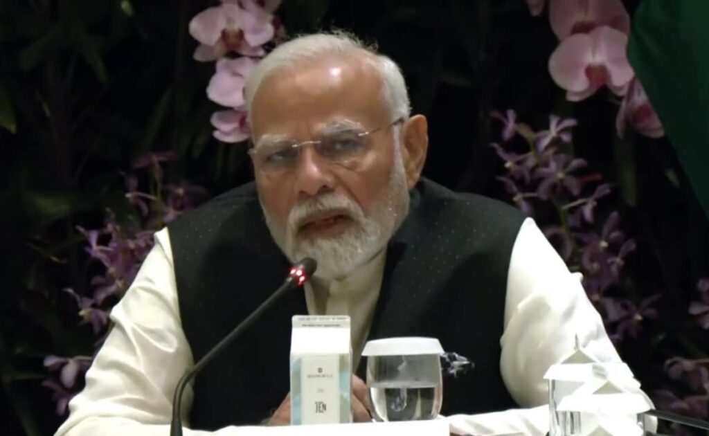 ग्लोबल वॉर्मिंग पर संवेदना नहीं, सॉल्यूशन दे रहे, रिफॉर्म को लेकर भारत प्रतिबद्ध : सिंगापुर में pm मोदी