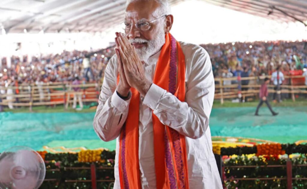 Pm मोदी जन्मदिन विशेष: जब नरेंद्र मोदी ने मां से नजदीकियों और अपने बचपन को याद कर सबको कर दिया था भावुक