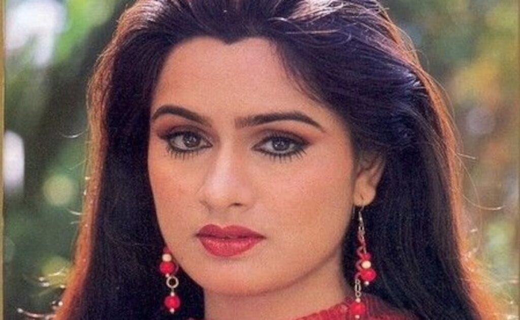 पद्मिनी कोल्हापुरे की शादी की अनदेखी फोटो वायरल, शक्ति कपूर निभाते दिखे थे ये रस्म