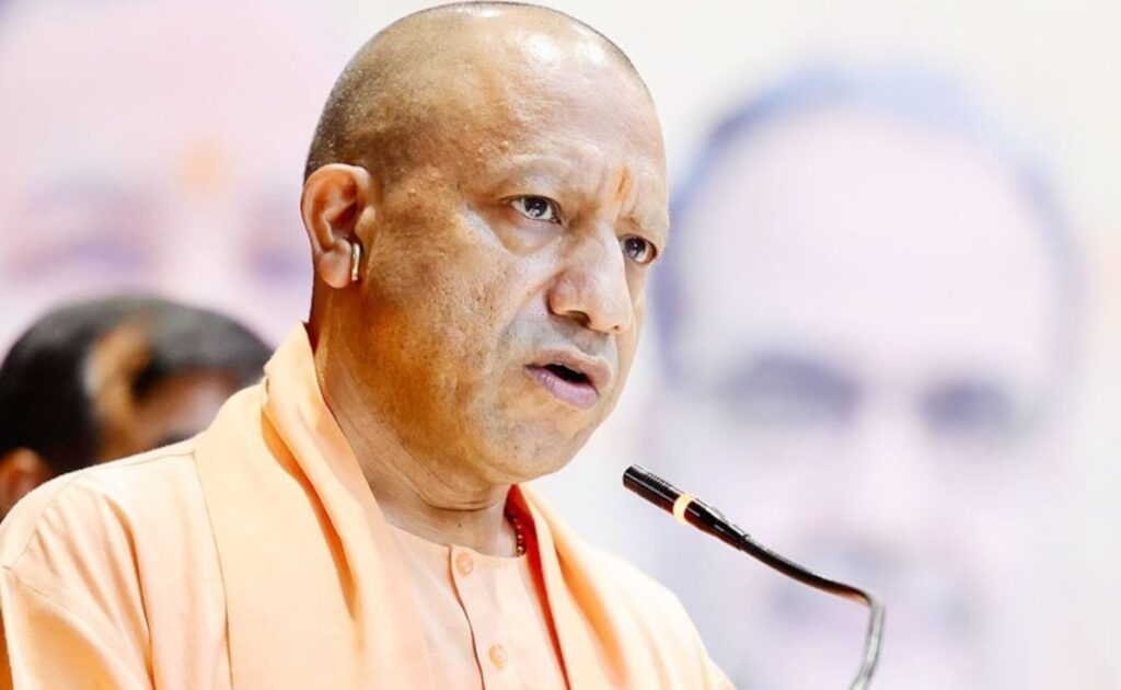 उपचुनाव वाले जिलों पर मेहरबान है यूपी सरकार, किस रणनीति पर काम कर रहे हैं योगी आदित्यनाथ