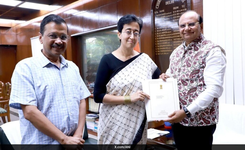 केजरीवाल के इस्तीफे के बाद भी आतिशी अभी क्यों नहीं बन सकतीं दिल्ली Cm? कहां फंसा पेच