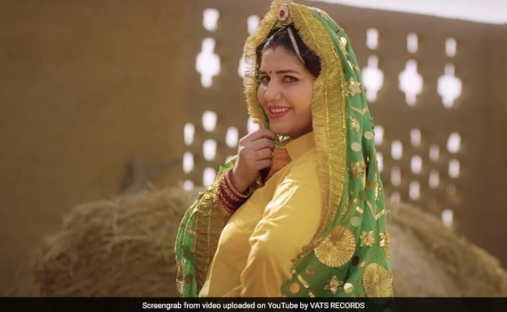 Chatak matak: सपना चौधरी का वो गाना जो यूट्यूब पर कर चुका है 100 करोड़ का आंकड़ा पार, 52 गज का दामन सिंगर के साथ खूब दिखाई थी चटक मटक