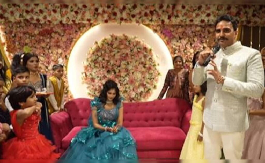ऐसा जीजा देखा है कहीं...दुल्हन से पहले 3 3 सालों को अंगूठी पहना कर पूरी की रिंग सेरेमनी, ठहाके लगा कर हंस पड़े लोग