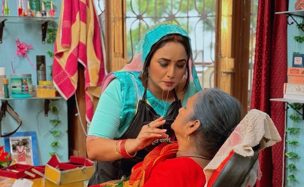 Badki Bahu Chhotki Bahu Actress: बड़की बहू छोटकी बहू फेम एक्ट्रेस ने छोड़ी फिल्म इंडस्ट्री, खोला ब्यूटी पार्लर, थ्रेडिंग करती आईं नजर