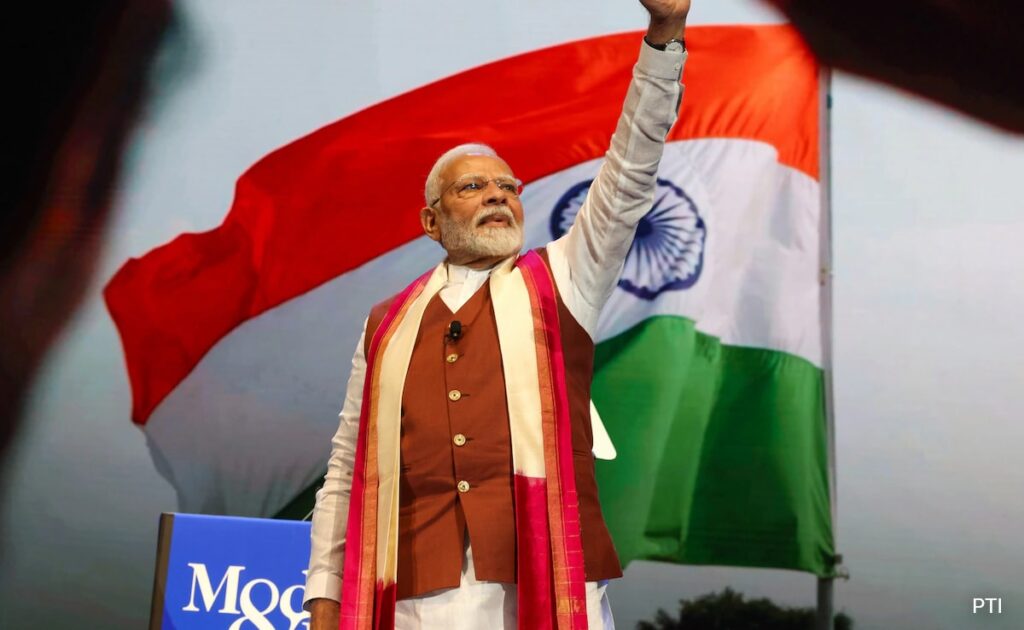 Cm से Pm पद तक... नरेंद्र मोदी के संवैधानिक पद पर 23 साल पूरे, बेदाग और अजेय रहा है सफर