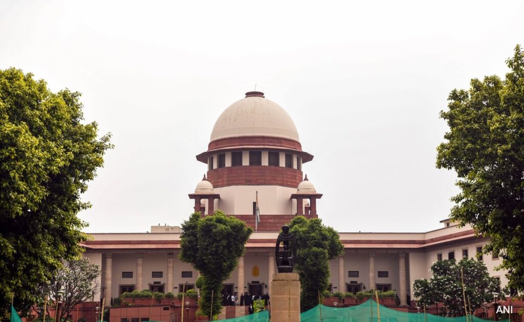 एयरपोर्ट संचालकों को झटका: Sc कार्गो और ग्राउंड हैंडलिंग शुल्क तय करने को लेकर दायर याचिका पर करेगा सुनवाई
