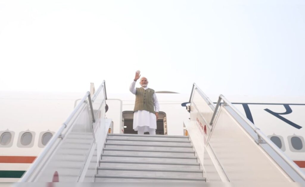 पीएम मोदी ब्रिक्स समिट में हिस्सा लेने के लिए रूस रवाना, कई देशों के नेताओं संग करेंगे मुलाकात