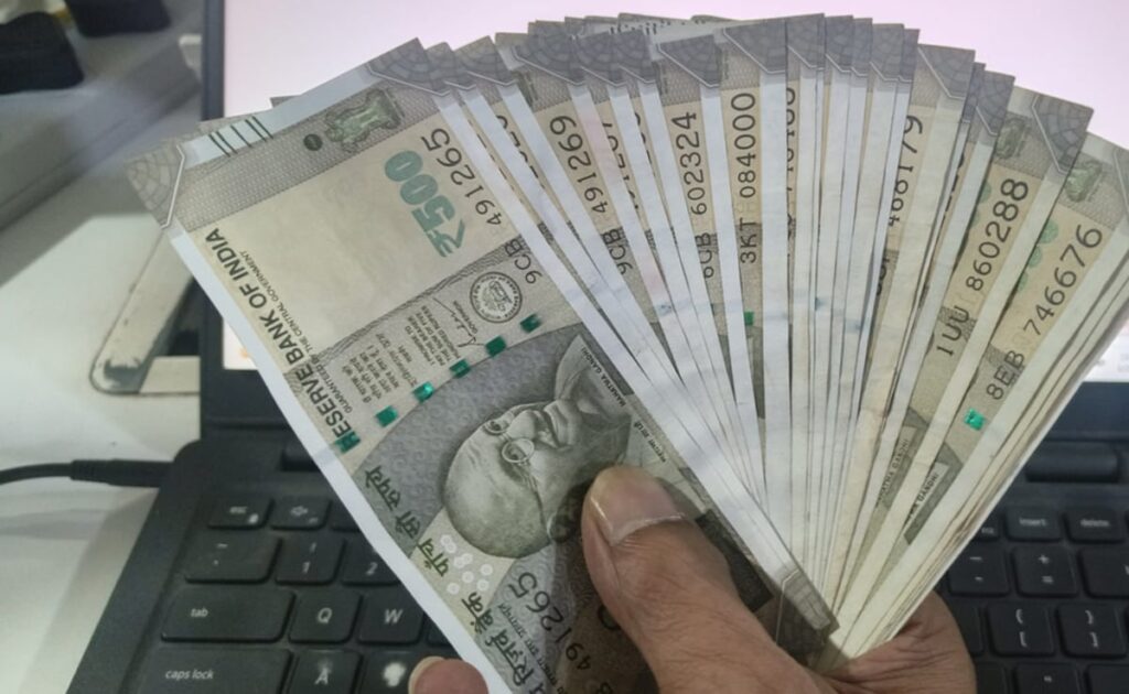 कानपुर में इजरायली मशीन से जवान बनाने के नाम पर लूट, जानें ठगों ने कब कब ऐंठी मोटी रकम