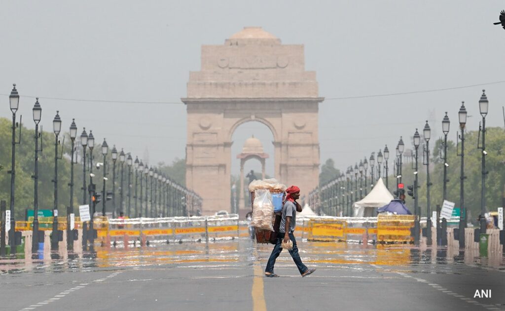 दीवाली से पहले ही 'खराब' हुई दिल्ली की हवा, मंगलवार से Grap लागू; पटाखों पर बैन