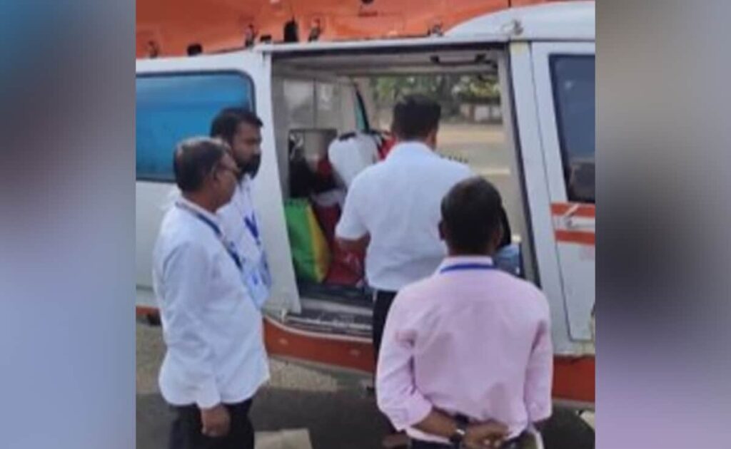 महाराष्ट्र: गृहमंत्री अमित शाह के हेलिकॉप्टर की Ec के अधिकारियों ने की जांच, खुद शेयर किया Video