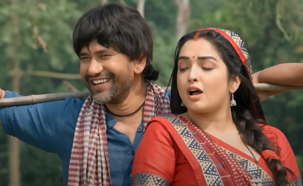 Maroon Color Sadiya: मरून कलर साड़िया यूट्यूब पर 218 मिलियन के पार, निरहुआ आम्रपाली दुबे की सादगी का जादू कायम
