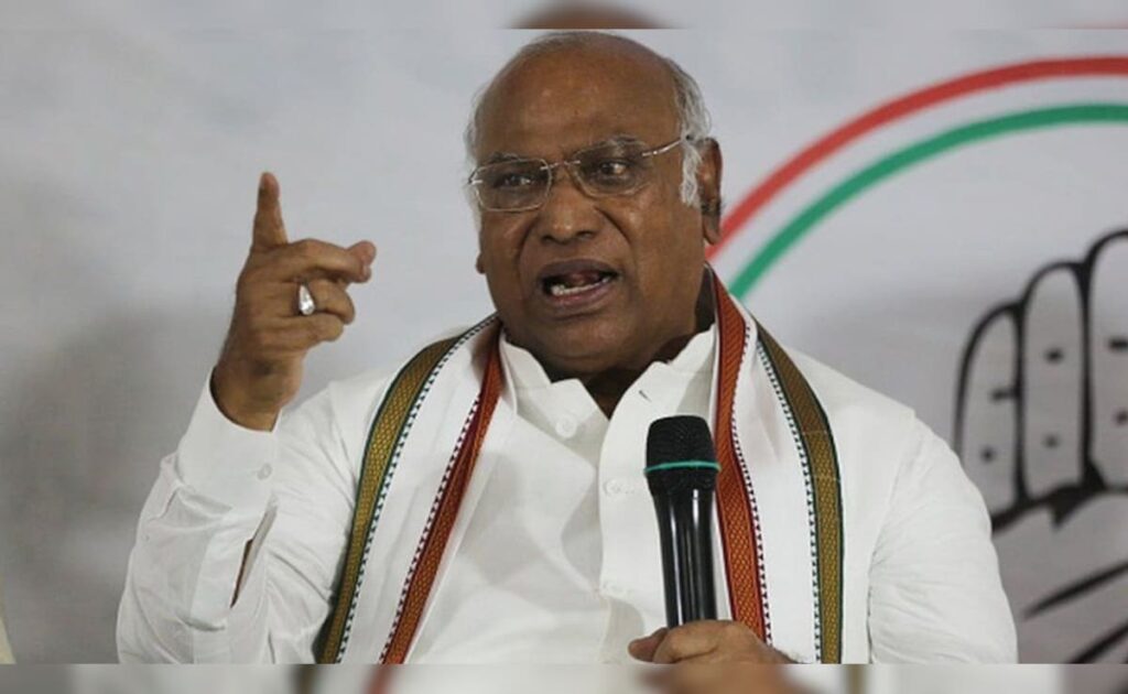 खरगे ने Rss भाजपा की तुलना जहर से की, कहा ‘जहरीले सांप’ को मार देना चाहिए