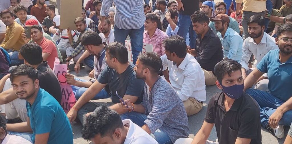 Uppsc ने मानी 'वन डे वन शिफ्ट' की मांग, अब 22 दिसंबर को होगी Pcs प्री की परीक्षा, चेक करें डिटेल