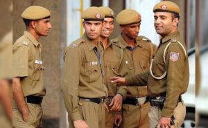 अमेठी में 120 साल पुराने मंदिर पर कब्जे की शिकायत, जांच के आदेश