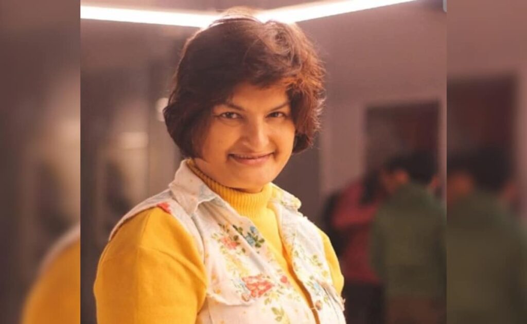 Video: बांग्‍लादेश में 'भीड़ की कैद' में महिला पत्रकार, लोगों ने भारत समर्थक होने के लगाए आरोप