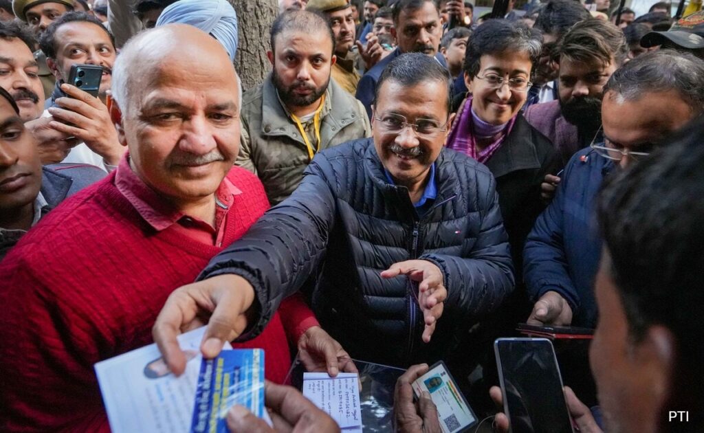 'ऐसी कोई योजना नहीं' : केजरीवाल के संजीवनी योजना और महिला सम्मान योजना पर नोटिस जारी