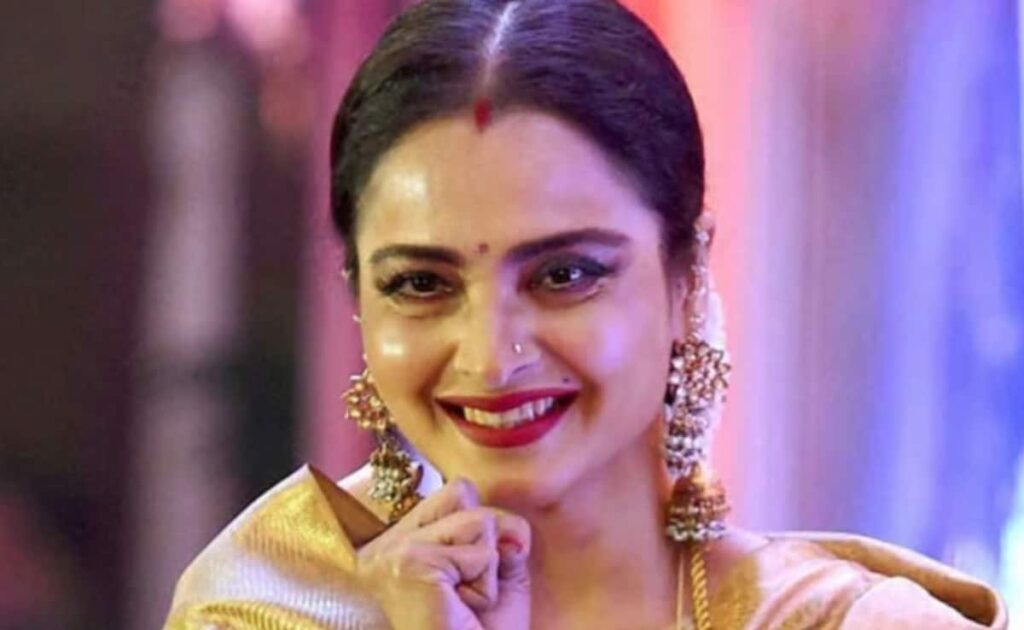 रेखा बिना नाम लिए बार बार कर रही थीं किसी का जिक्र, अर्चना पूरण सिंह तपाक से पूछ बैठीं 'वो' कौन हैं? ये था लीजेंड्री एक्ट्रेस का जवाब