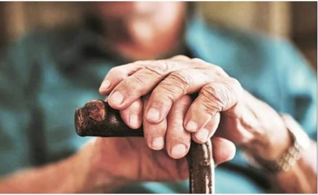 2050 तक 319 मिलियन तक पहुंच जाएगी भारत की बुजुर्ग आबादी : विशेषज्ञ