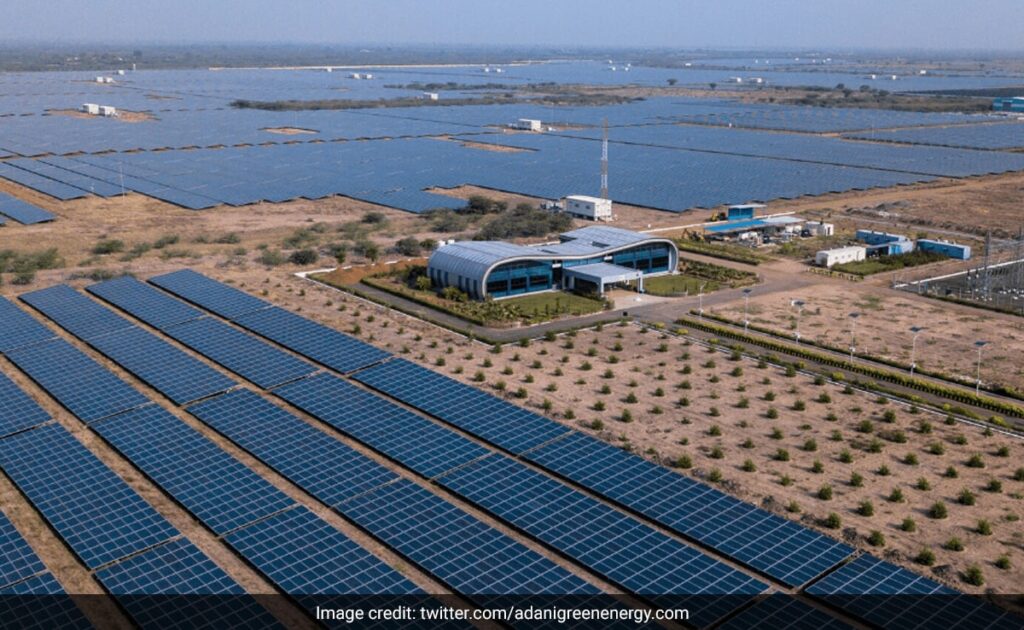 अदाणी ग्रीन एनर्जी के नेतृत्व में होगा बदलाव, आशीष खन्ना होंगे नए Ceo