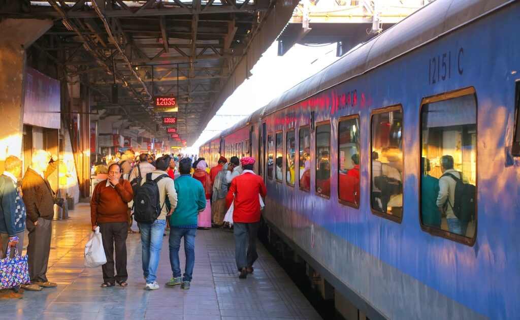 रेलवे की 'विकल्प' योजना से हजारों यात्रियों को मिली कंफर्म सीट, इस तरह आप भी उठा सकते हैं फायदा