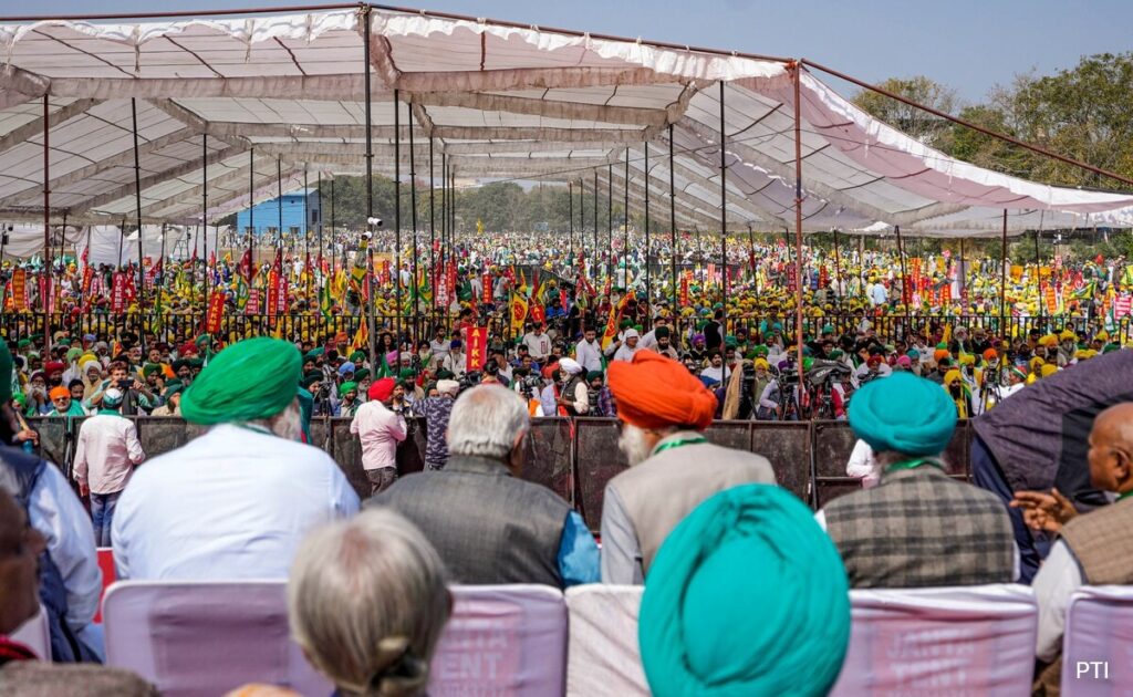 आज दिल्‍ली कूच करेंगे किसान, नोएडा से सटे बॉर्डरों पर बढ़ाई गई सुरक्षा; ट्रैफिक एडवाइजरी जारी
