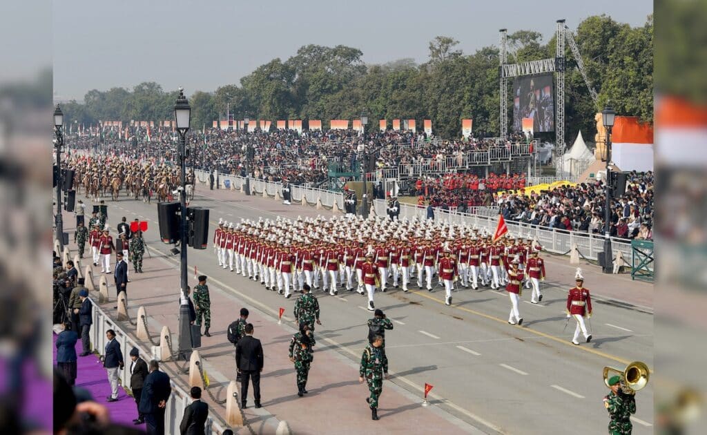 Republic Day Parade 2025 : गणतंत्र दिवस पर क्यों दी जाती है 21 तोपों की सलामी? कब से शुरू हुई ये परंंपरा जानें