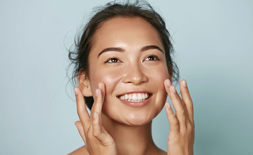 महिलाओं के लिए घर पर तैयार यह Face Cream स्किन को ग्लोइंग और हाइड्रेटेड रखने के लिए है बेस्ट