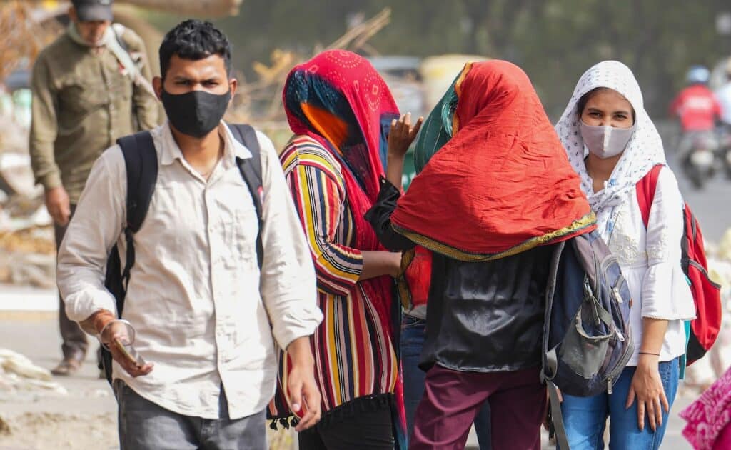 फरवरी में ही लू की लहर! गुजरात में अगले 3 दिन तक येलो अलर्ट, कर्नाटक को ये क्या हुआ?