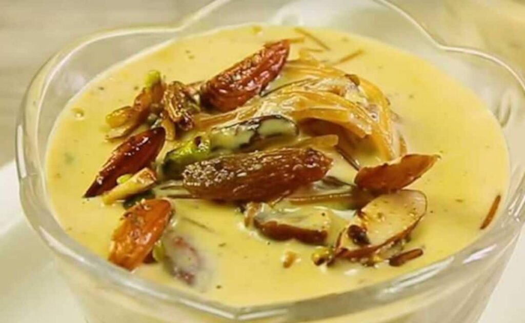 Sheer Khurma Recipe: शीर खुरमा की ये रेसिपी कर लें नोट, आएगा ऐसा स्वाद की हर कोई पूछेगा कैसे बनाया