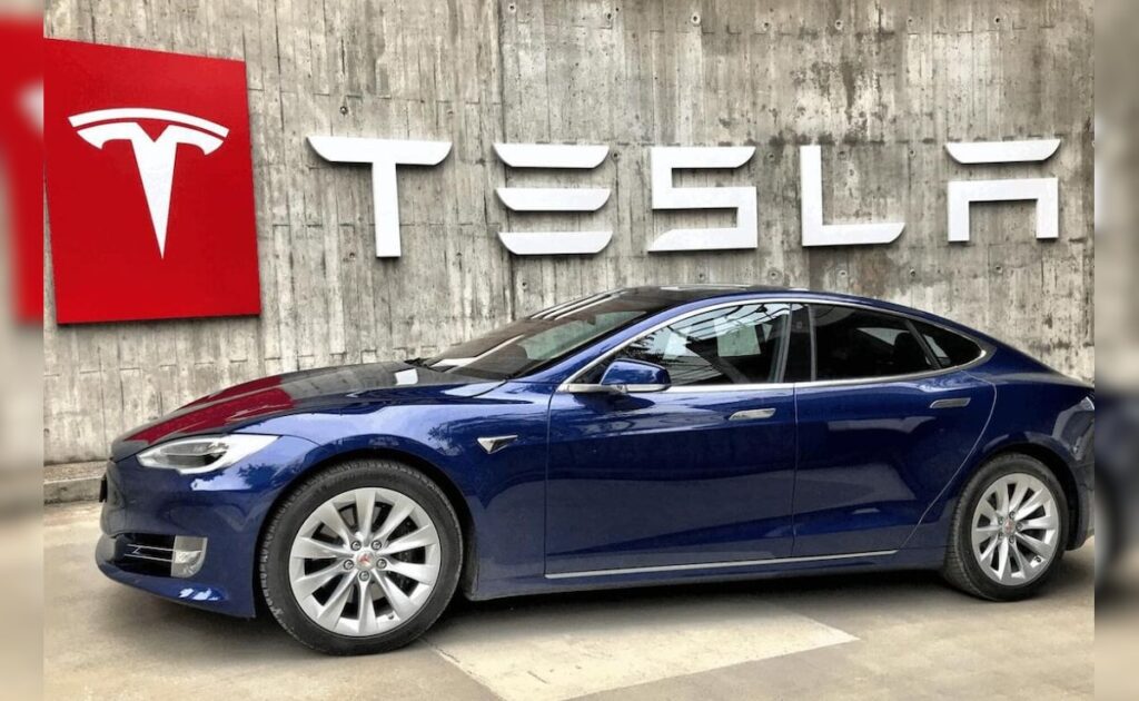 मुंबई में खुलेगा Tesla का पहला शो रूम, एलन मस्क ने साइन किया लीज डील