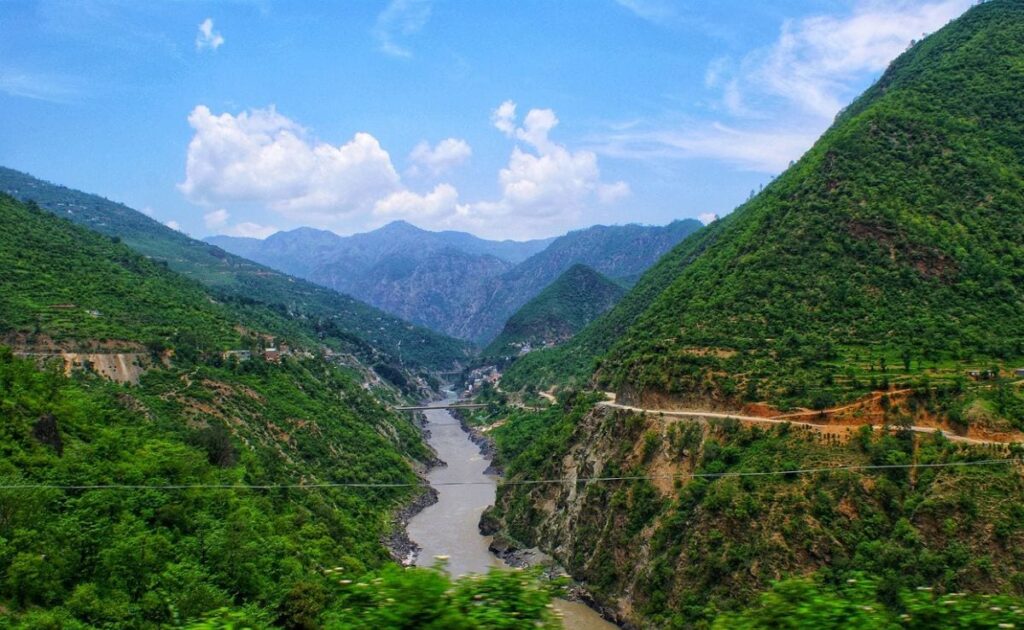 उत्तराखंड में फिर गरजेंगे बादल, होगी बारिश... तो राजस्थान में हुई ओलावृष्टि, जानें आज कैसा रहेगा मौसम का हाल