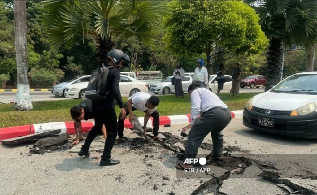 Myanmar thailand earthquake live updates: भूकंप से भारी नुकसान की आशंका, सामने आ रही हैं खौफनाक तस्वीरें