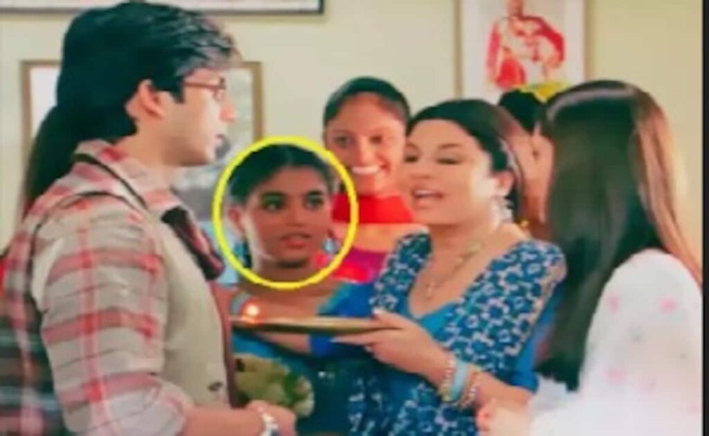 जब वी मेट में करीना कपूर की छोटी बहन बनी थी ये बच्ची, अब दिखती है बेहद ग्लैमरस, पहचानना हुआ मुश्किल