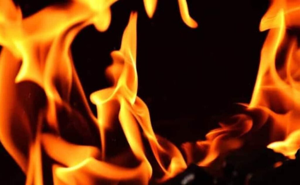 अयोध्या में मल्टी कॉम्प्लेक्स में लगी आग, कोई हताहत नहीं